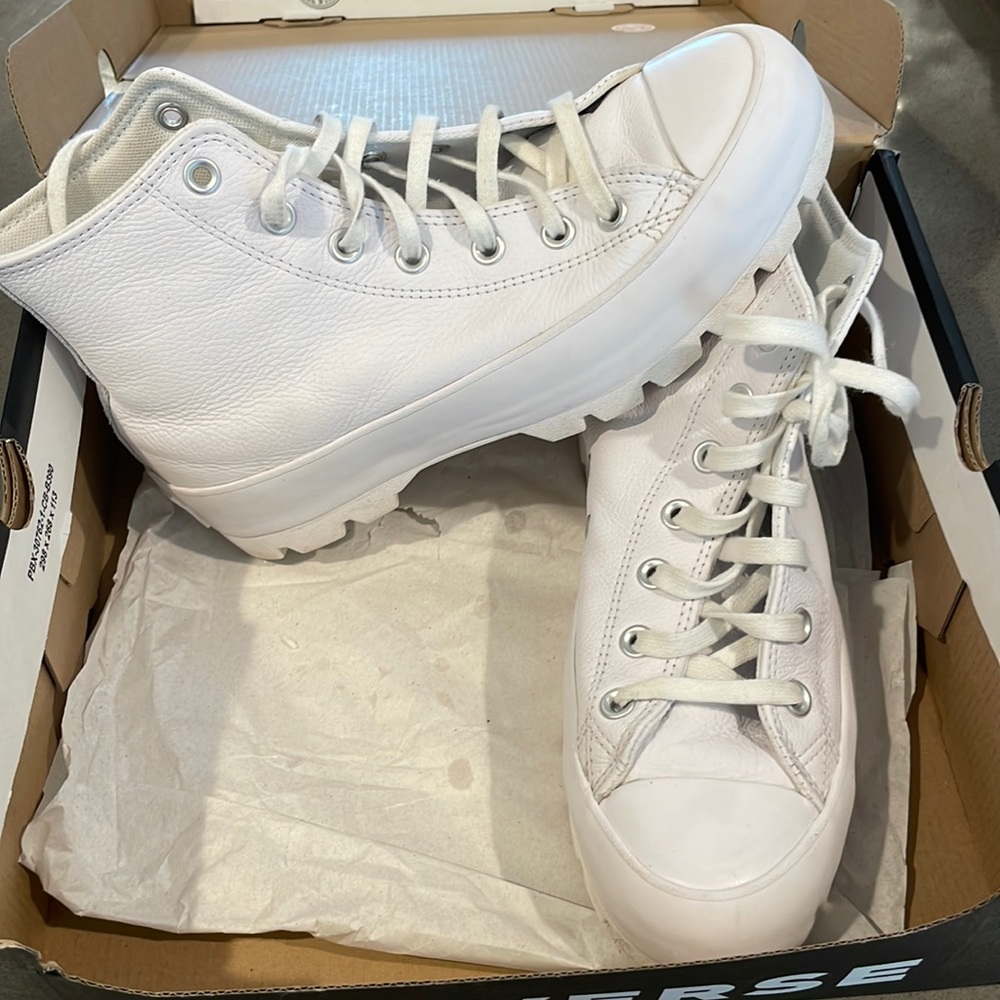 Converse Lugged Leather Chuck Taylor All Star